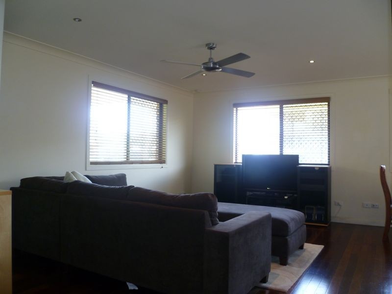 8 Wattle Street, Victoria Point QLD 4165