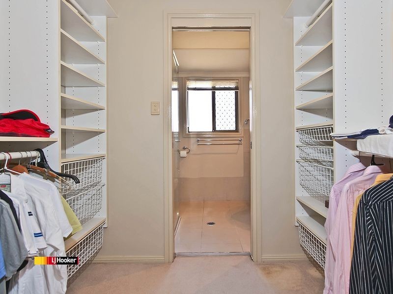 6 Bollard Court, Raby Bay QLD 4163