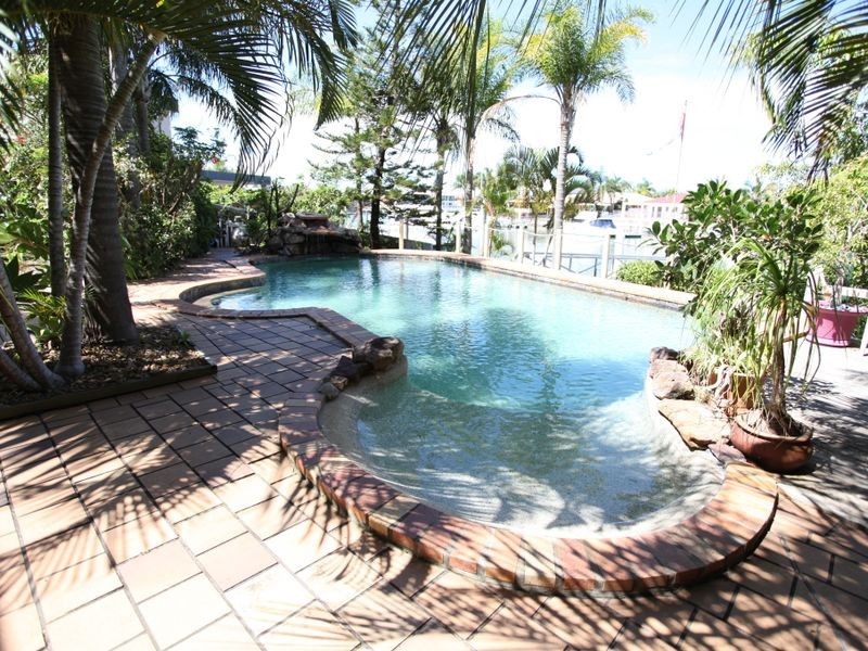 8 Binnacle Close, Raby Bay QLD 4163