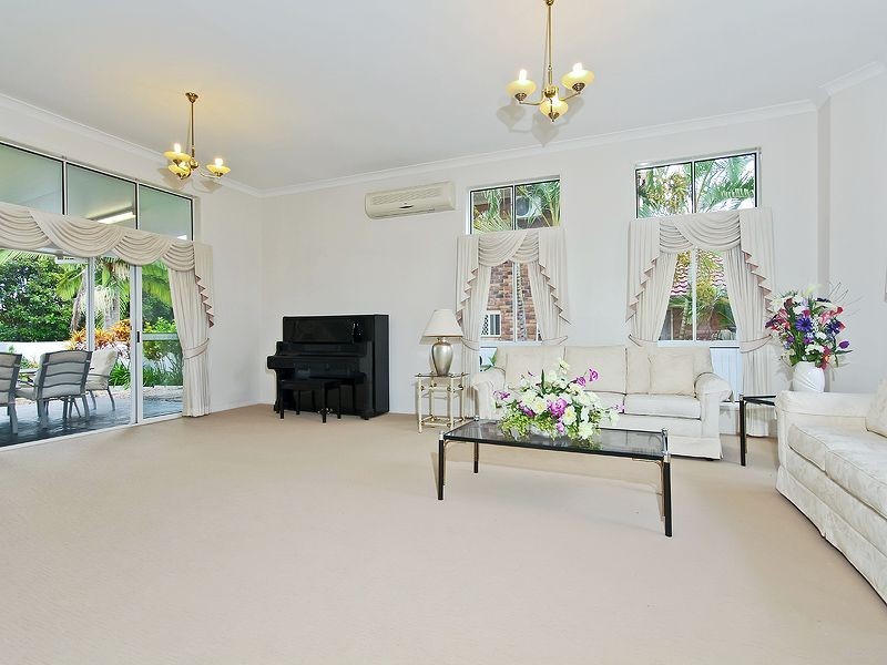 11 Carrington Place, Carindale QLD 4152