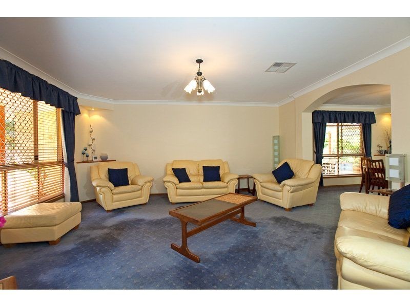 10 Poloni Place, Wellington Point QLD 4160