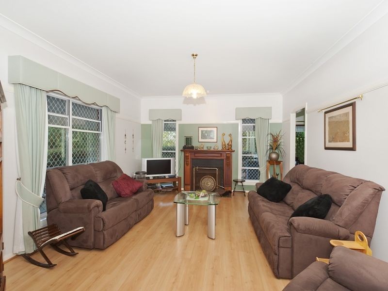 2 Solway Crescent, Carbrook QLD 4130