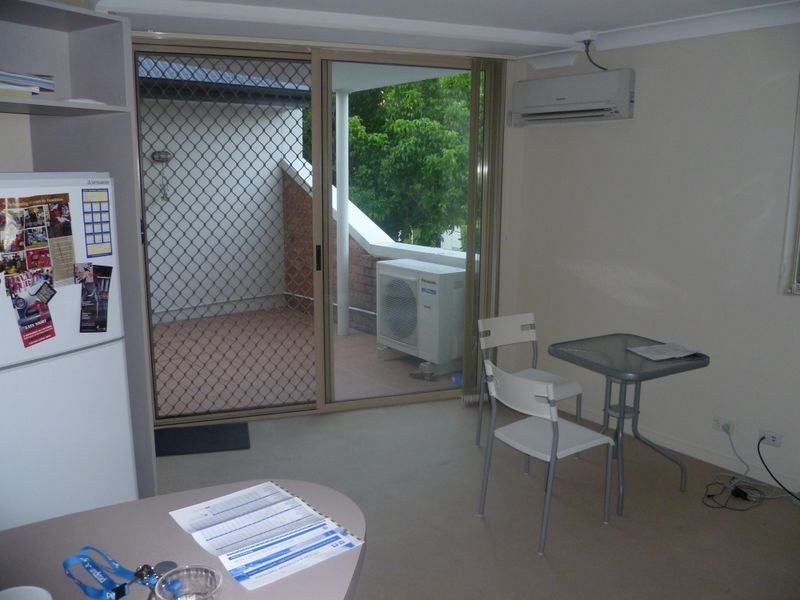 2/32 Newstead Terrace, Newstead QLD 4006