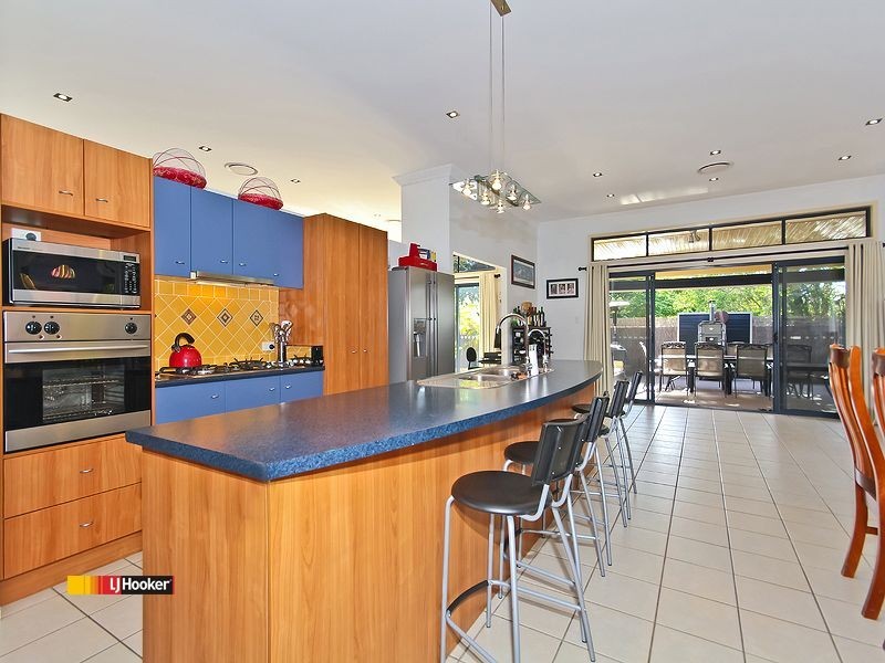 6 Kimbolton Drive, Redland Bay QLD 4165