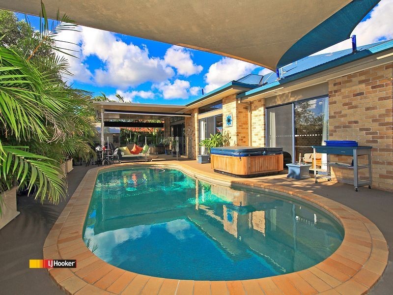 6 Kimbolton Drive, Redland Bay QLD 4165