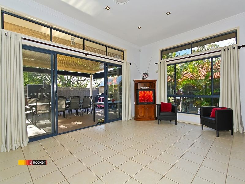 6 Kimbolton Drive, Redland Bay QLD 4165