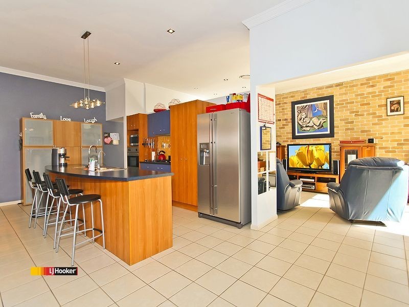 6 Kimbolton Drive, Redland Bay QLD 4165