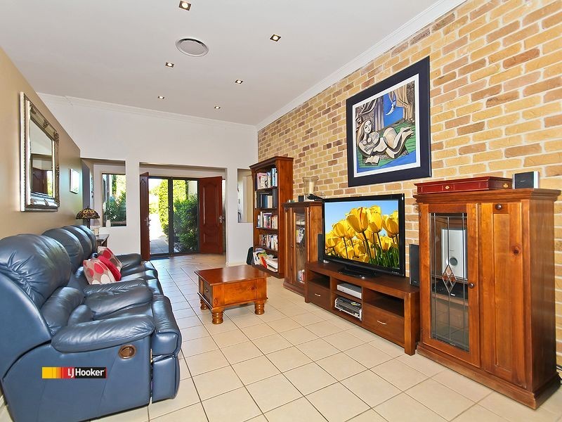 6 Kimbolton Drive, Redland Bay QLD 4165