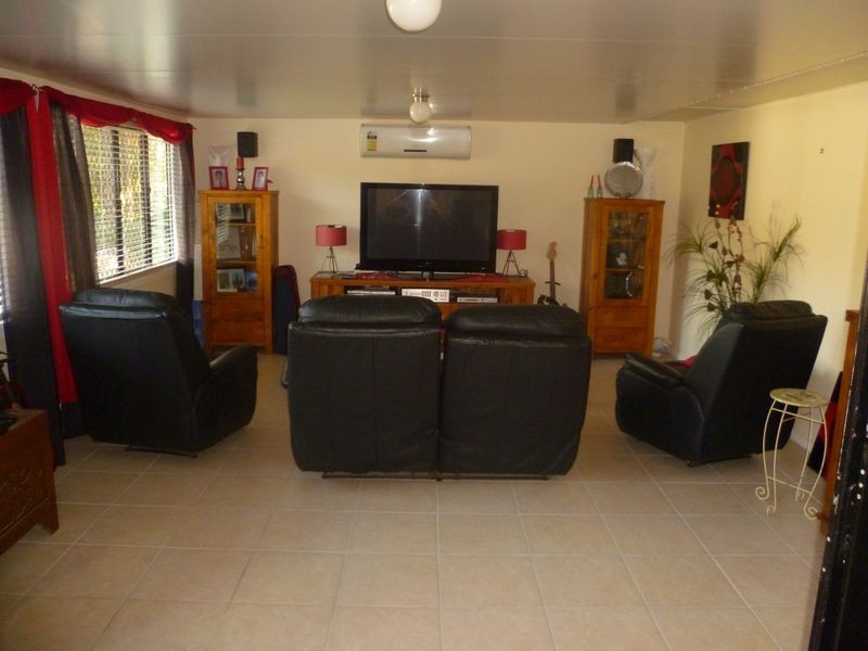 6 Watsonia Street, Redland Bay QLD 4165