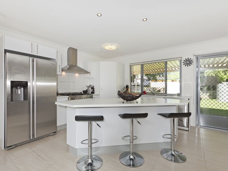 25 Rodney Street, Wynnum West QLD 4178