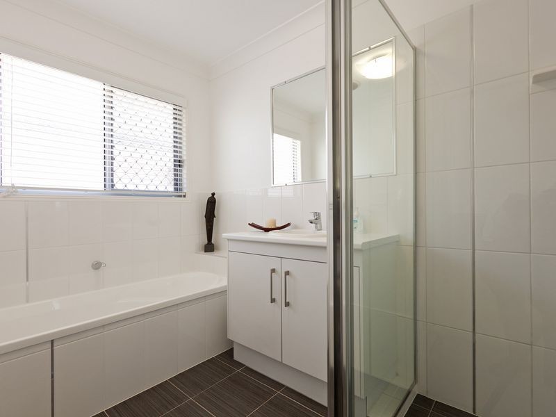 25 Rodney Street, Wynnum West QLD 4178