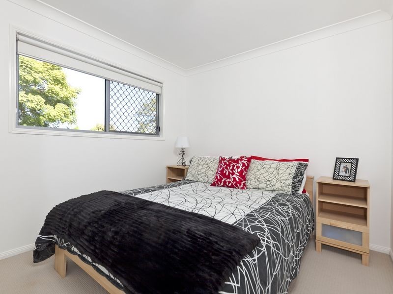 25 Rodney Street, Wynnum West QLD 4178