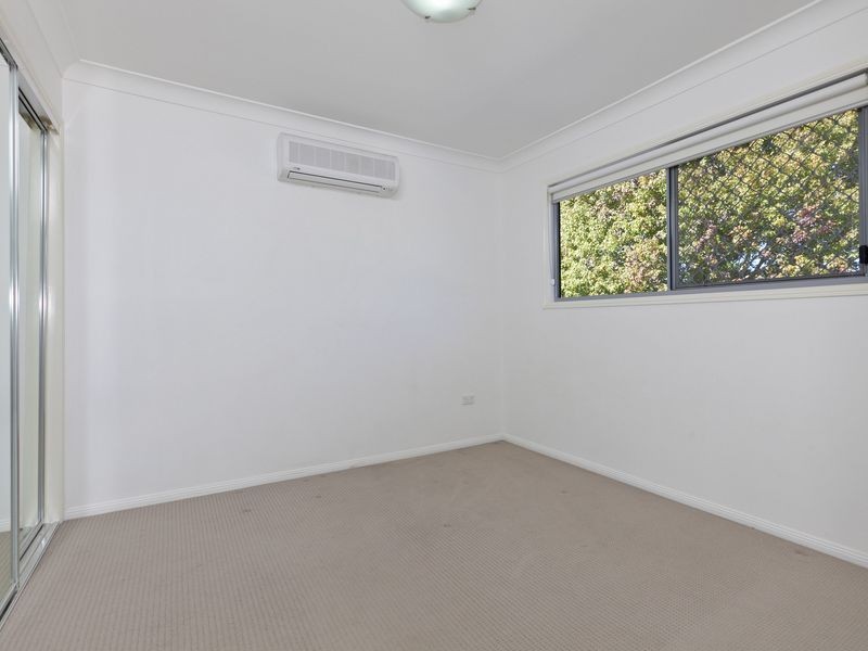 25 Rodney Street, Wynnum West QLD 4178