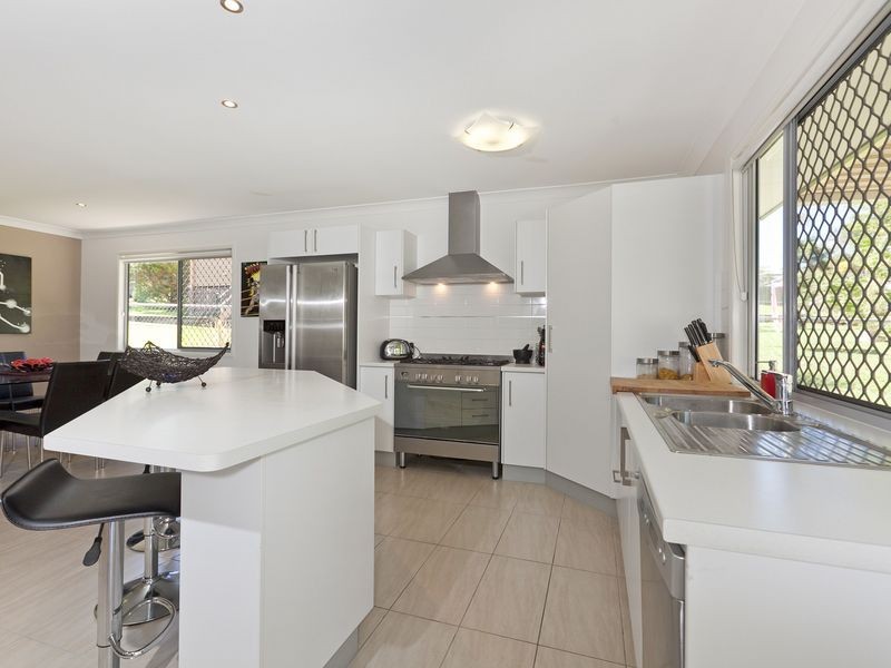 25 Rodney Street, Wynnum West QLD 4178