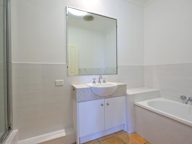 211 Main Road, Wellington Point QLD 4160