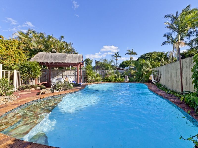 5 Bindo Place, Manly West QLD 4179