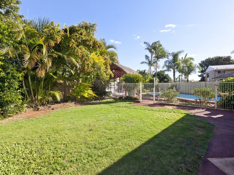 5 Bindo Place, Manly West QLD 4179