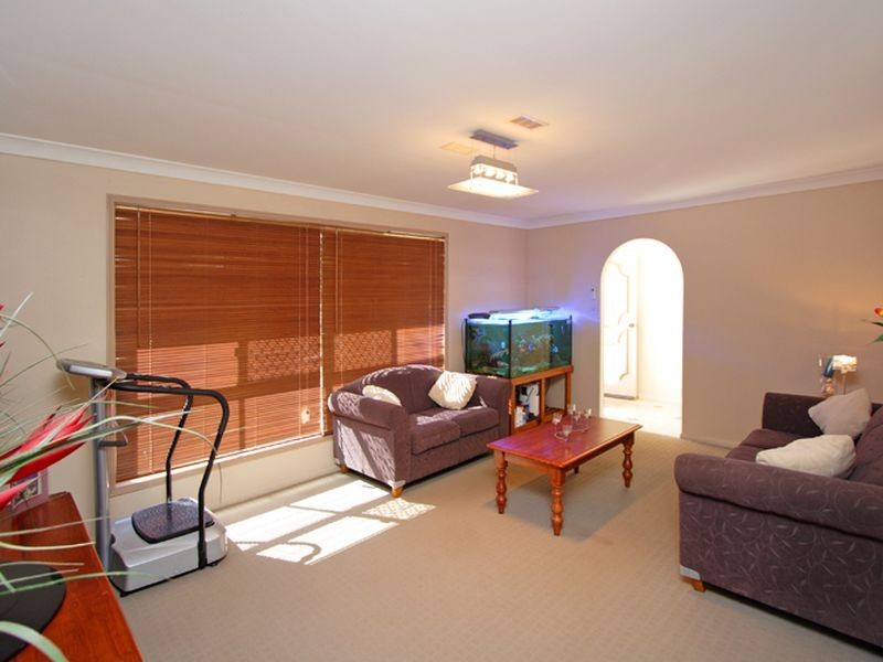 8 Penguin Street, Wellington Point QLD 4160