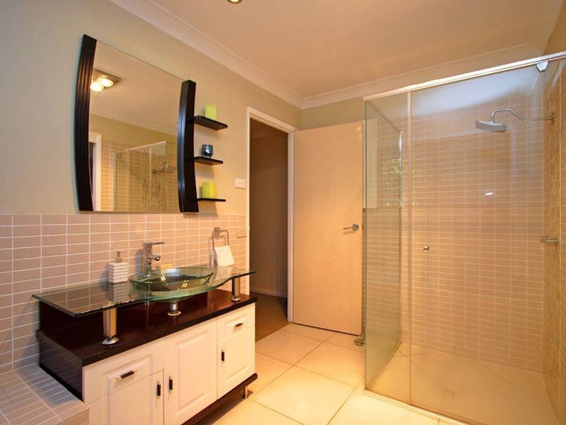 8 Penguin Street, Wellington Point QLD 4160