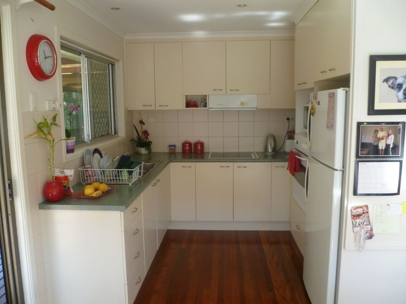 15 Parakeet Street, Birkdale QLD 4159