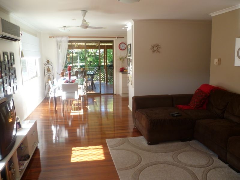 15 Parakeet Street, Birkdale QLD 4159