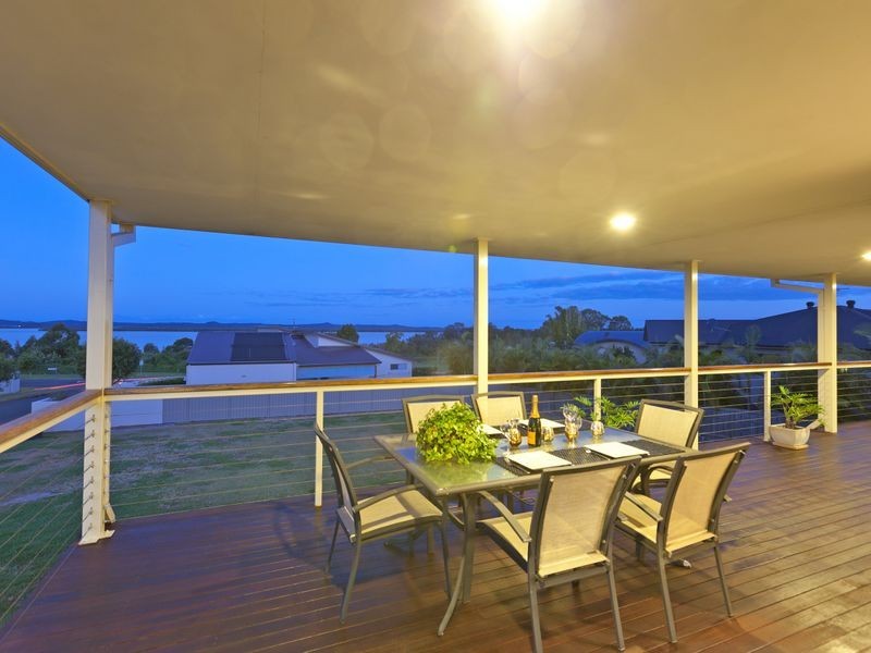 68 Penzance Drive, Redland Bay QLD 4165