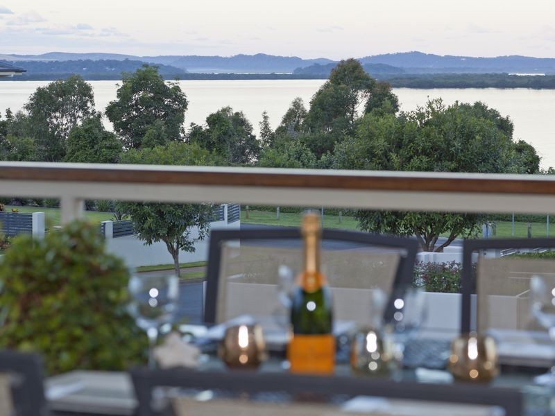 68 Penzance Drive, Redland Bay QLD 4165