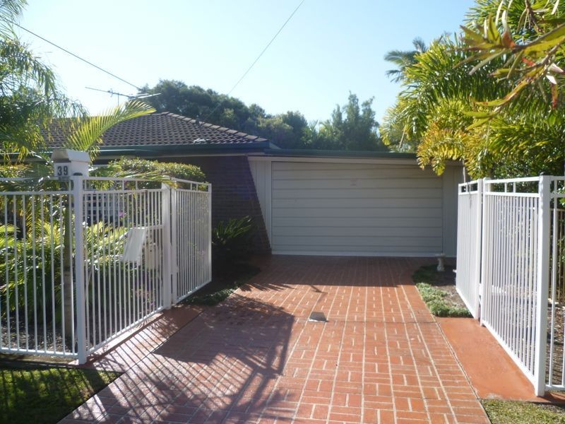 39 Makaha Drive, Birkdale QLD 4159