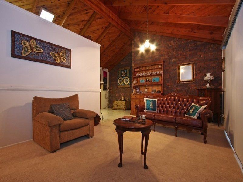 9 Oatberry Crescent, Shailer Park QLD 4128