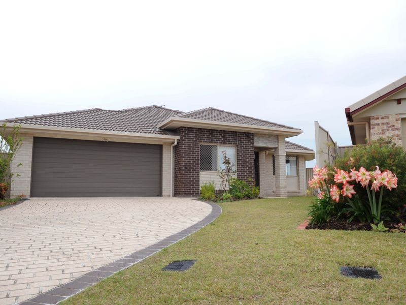 8 Venn Court, Wynnum West QLD 4178