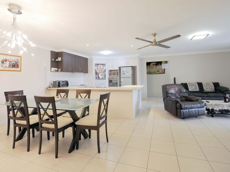 8 Venn Court, Wynnum West QLD 4178
