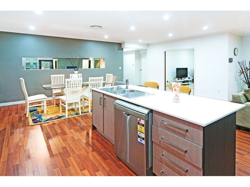 7 Feathertail Place, Wakerley QLD 4154