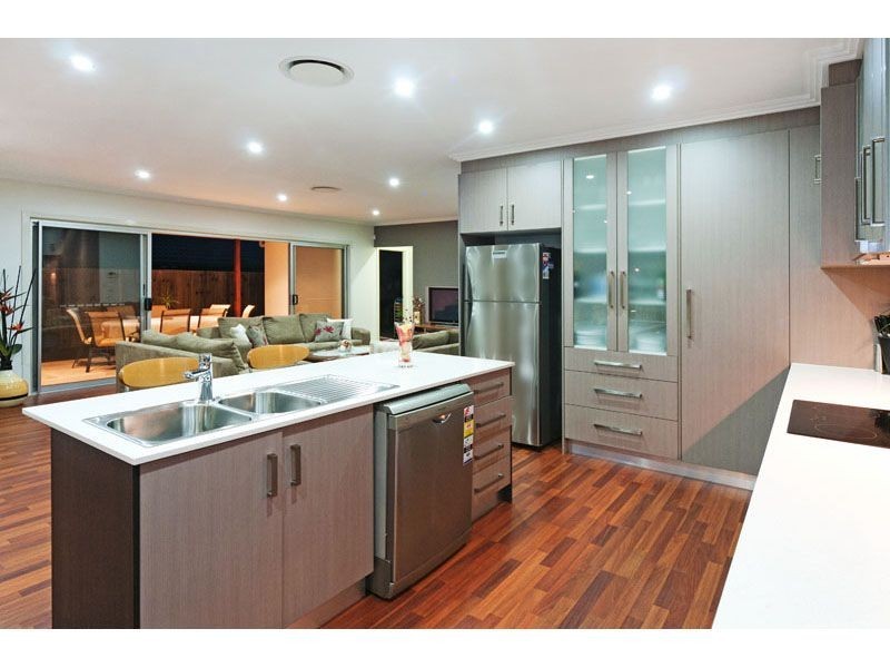 7 Feathertail Place, Wakerley QLD 4154