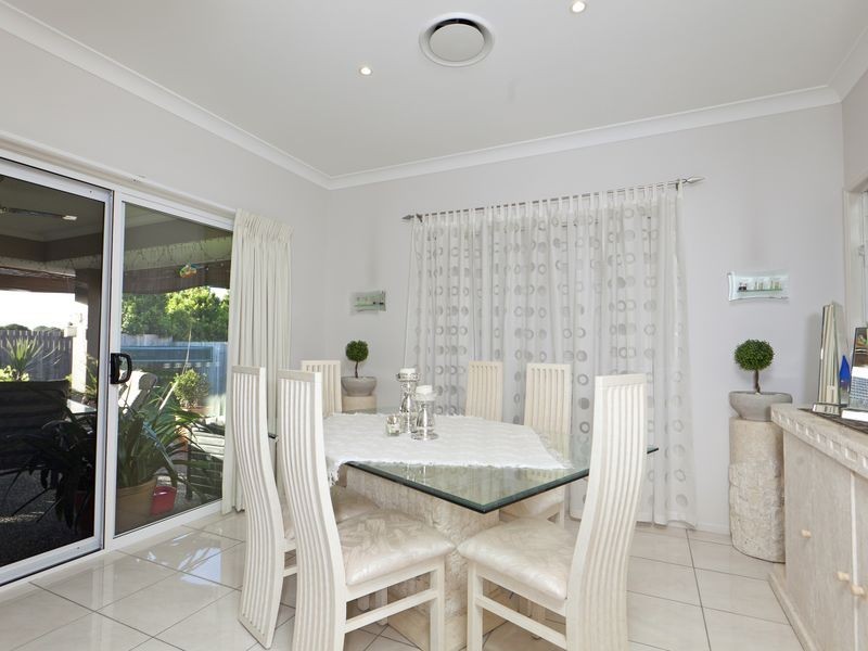 24 Haig Road, Birkdale QLD 4159