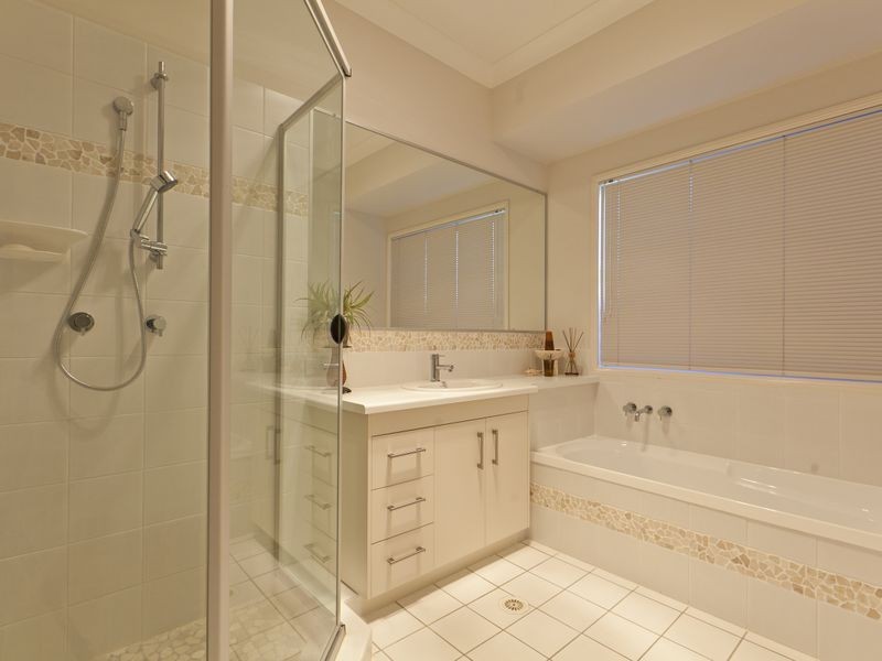 24 Haig Road, Birkdale QLD 4159