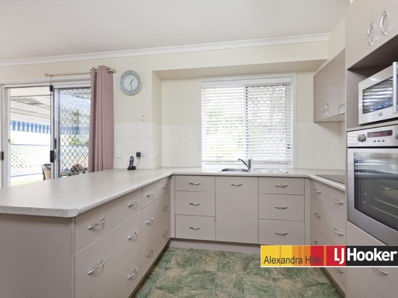 17 Ibrox Court, Regents Park QLD 4118