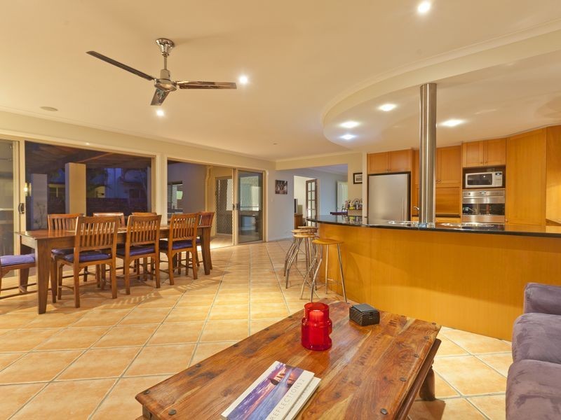 11 Pennant Court, Birkdale QLD 4159