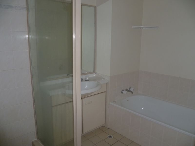 4/4 Bushmead Street, Nerang QLD 4211