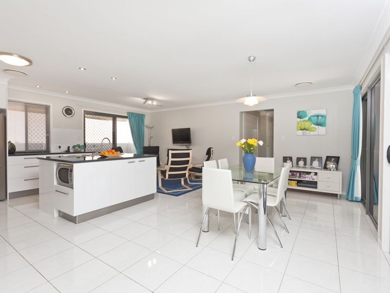 6 Figtree Place, Wakerley QLD 4154