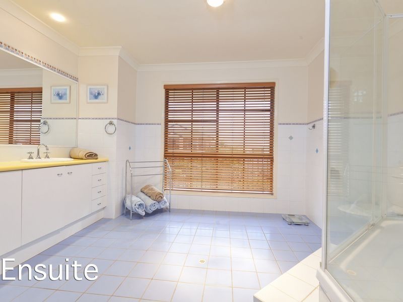 12 Dennison Court, Redland Bay QLD 4165