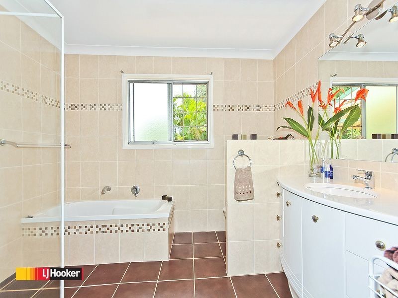 11 Azalea Street, Redland Bay QLD 4165