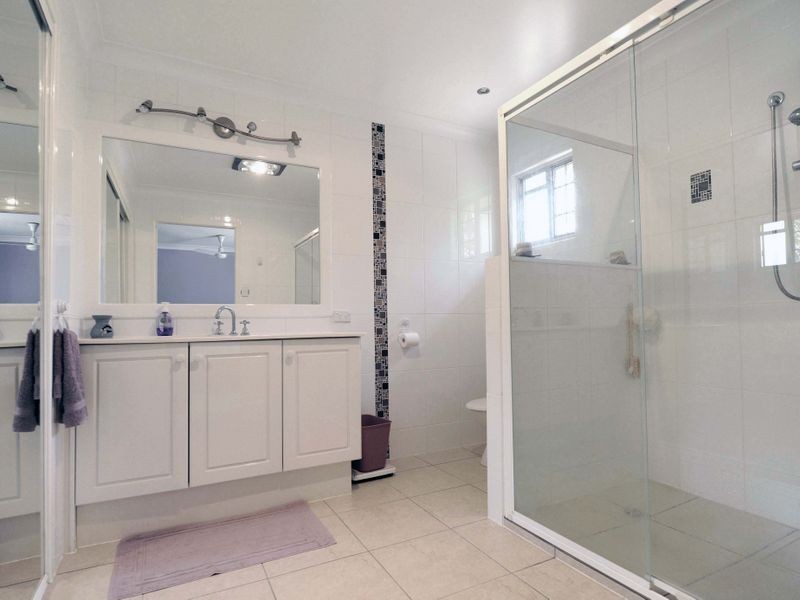11 Azalea Street, Redland Bay QLD 4165
