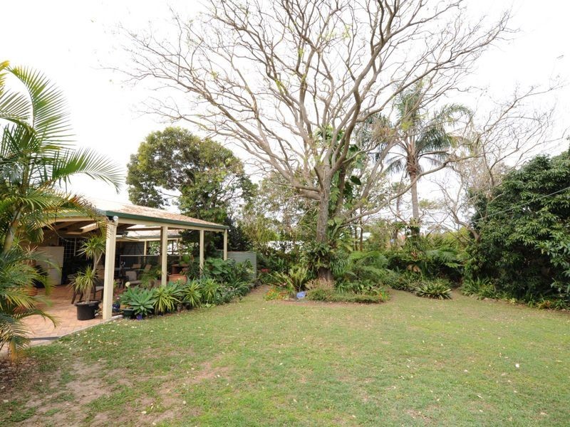 11 Azalea Street, Redland Bay QLD 4165
