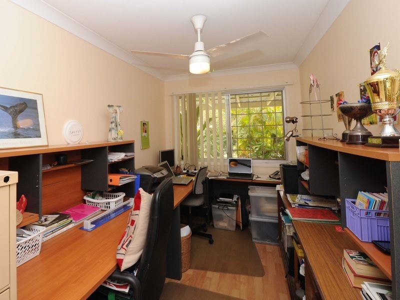 11 Azalea Street, Redland Bay QLD 4165
