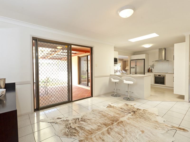 5 Sandra Court, Redland Bay QLD 4165