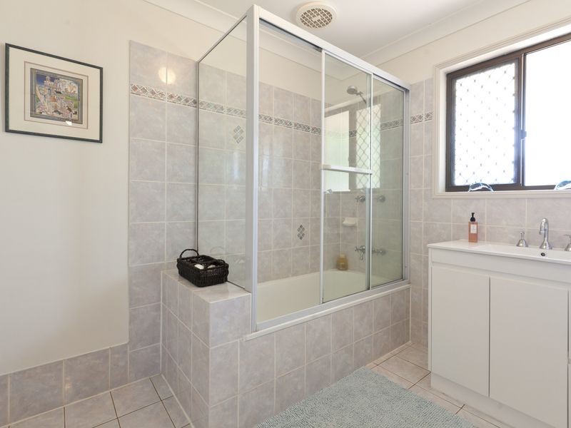 5 Sandra Court, Redland Bay QLD 4165