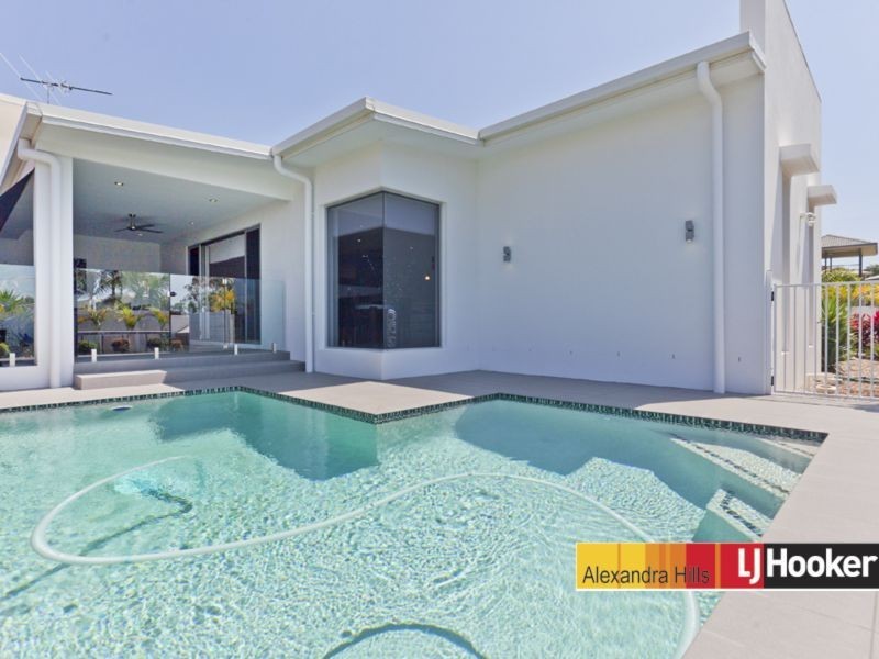 2 Highland Street, Redland Bay QLD 4165