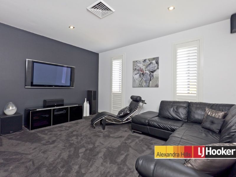 2 Highland Street, Redland Bay QLD 4165