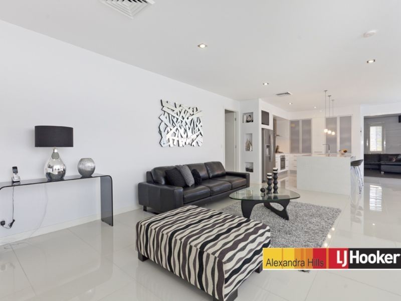 2 Highland Street, Redland Bay QLD 4165