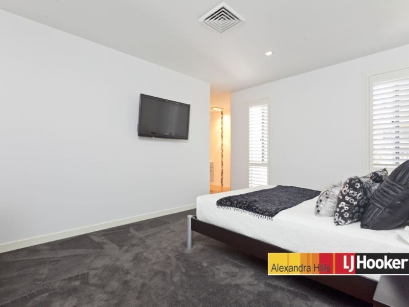 2 Highland Street, Redland Bay QLD 4165